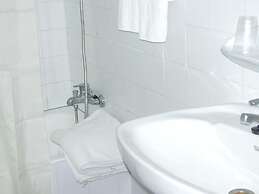 Zhimbad B&B by the sea