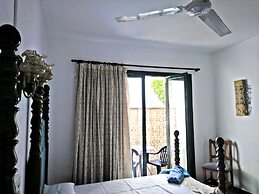 Zhimbad B&B by the sea