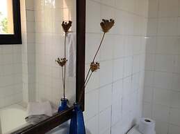 Zhimbad B&B by the sea