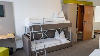Highway Hotel