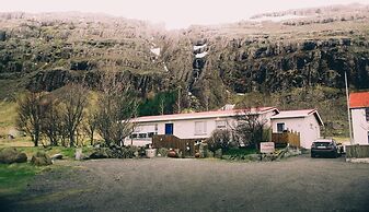 Guesthouse Skálafell