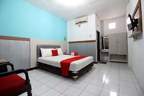 RedDoorz Plus Syariah near Lempuyangan Station 3