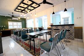 RedDoorz Plus Syariah near Lempuyangan Station 3