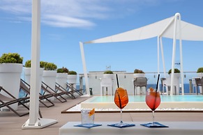 M&F Hotel