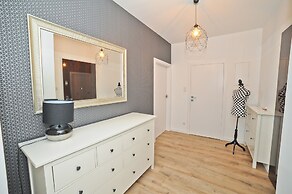 Grand Apartments - Modern Old Town