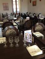 Hôtel Restaurant Le Castel Fleuri
