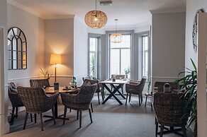 The Kingswood Hotel