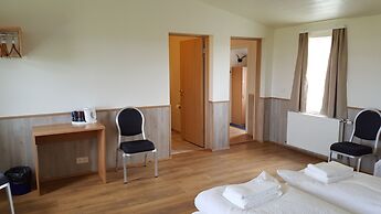 Guesthouse Stöng and Cottages