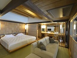 Gora Hanaougi Madoka No Mori