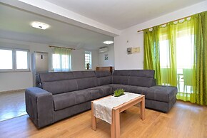 Apartment Vili 351