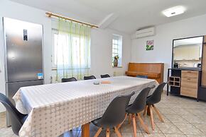 Apartment Vili 351