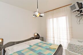 Apartment Josip 828
