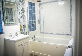 Crown and Trumpet Inn