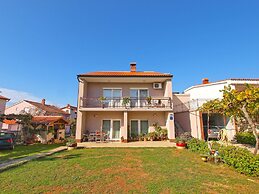 Apartments Silvia 143