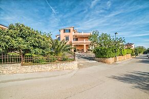 Apartments Maria 821