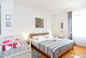 Apartments Maria 1021