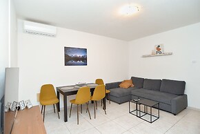 Apartments Arsen 928