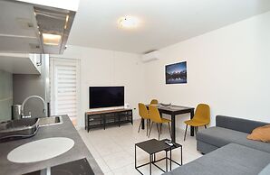 Apartments Arsen 928