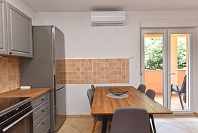 Apartments Arsen 928