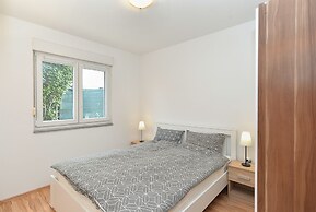 Apartments Arsen 928