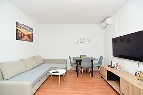 Apartments Arsen 928