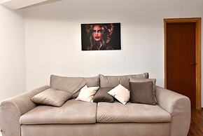 Apartments Arsen 928