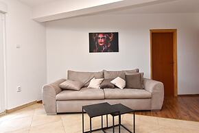 Apartments Arsen 928