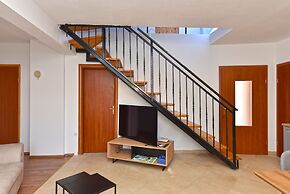 Apartments Arsen 928