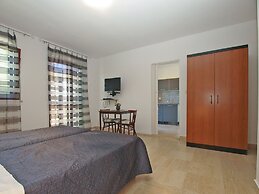 Apartments Grace 718