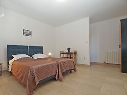 Apartments Grace 718