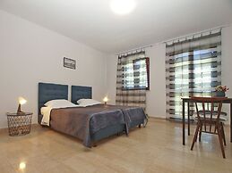 Apartments Grace 718