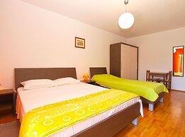 Rooms Ivica 1452