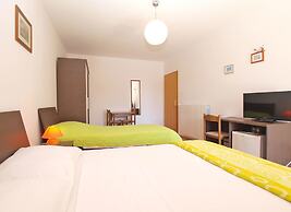 Rooms Ivica 1452
