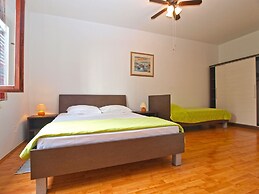 Rooms Ivica 1452