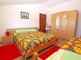 Apartments Blazenka 1270