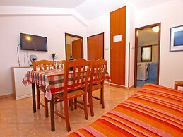 Apartments Blazenka 1270