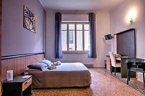 Maqueda Central Suites