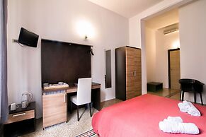 Maqueda Central Suites