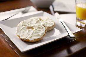 Hyatt Place Warwick / Providence Airport