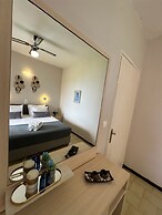 Nikos Apartments