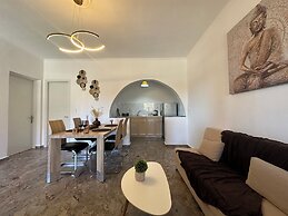 Nikos Apartments