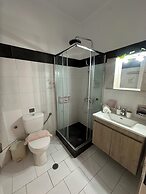 Nikos Apartments