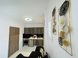 Nikos Apartments