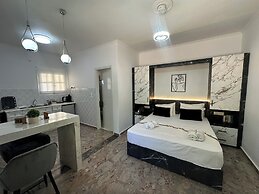 Nikos Apartments