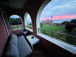 Nikos Apartments