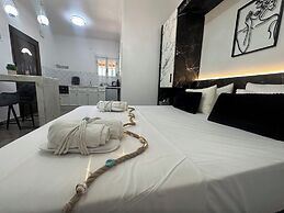 Nikos Apartments