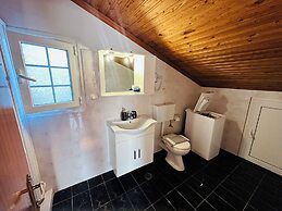 Nikos Apartments