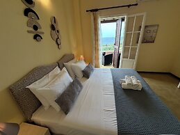 Nikos Apartments