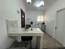 Nikos Apartments