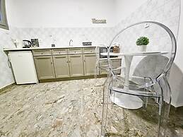 Nikos Apartments